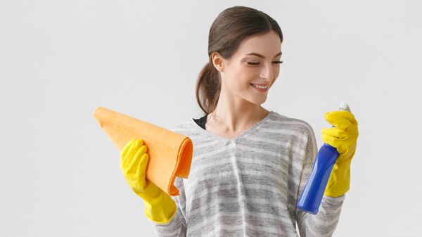 Jak vyčistit sprchový kout od vodního kamene