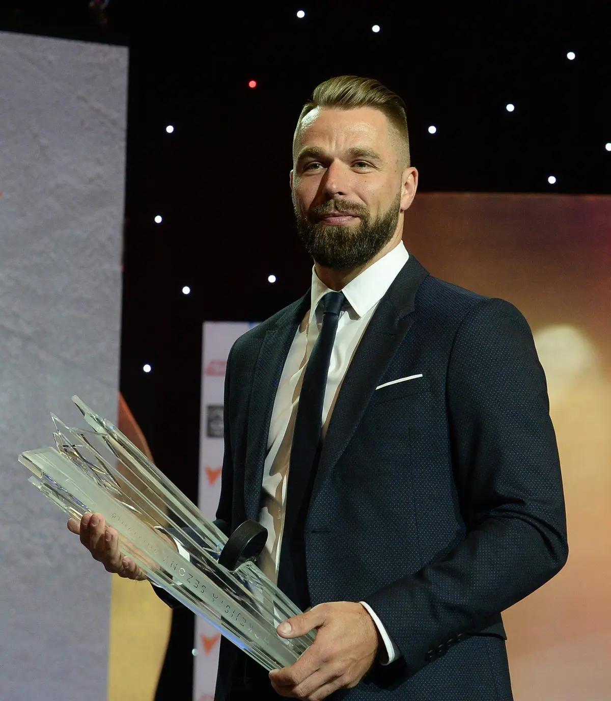 Ms Hokej 2019 Jak Vypada Jakub Vrana A Dalsi Hokejiste Bez Helmy