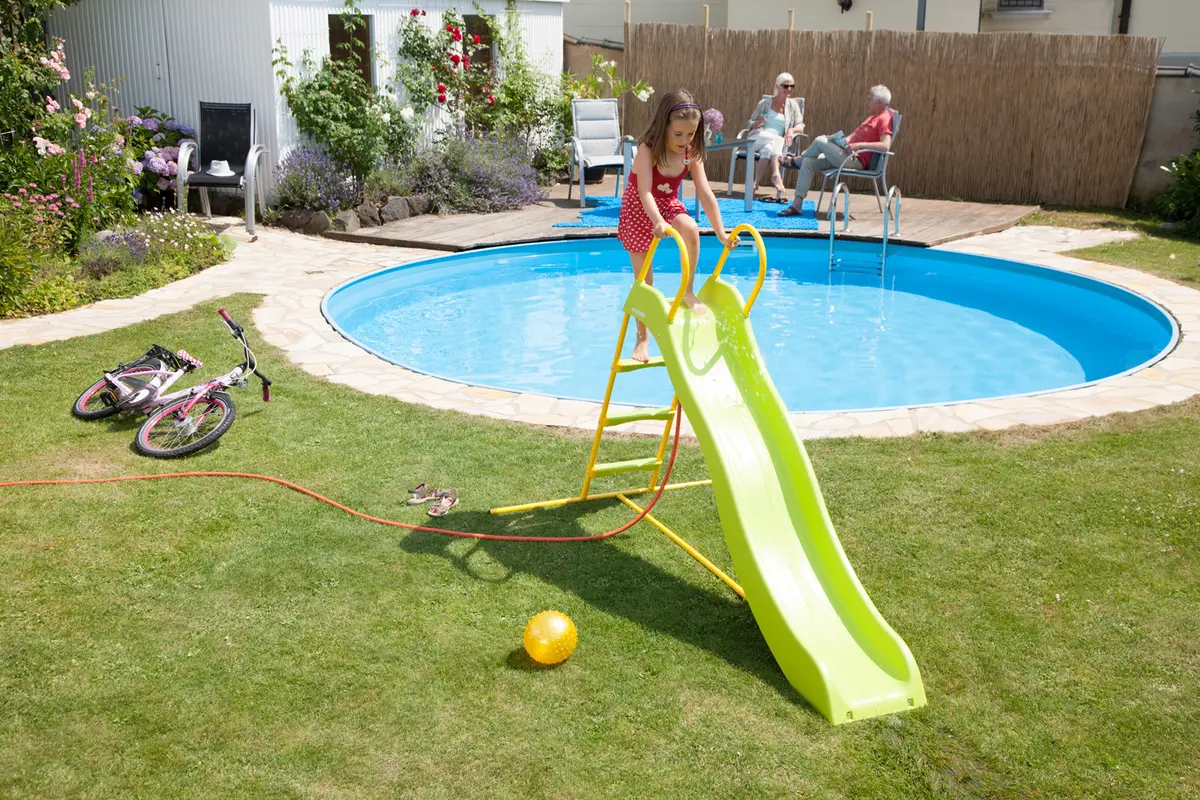 detsky sen mit vlastni hriste na zahrade splnte mu ho prozeny