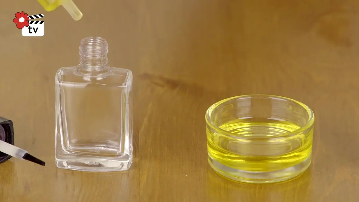 Jak vyrobit olej na nehty?