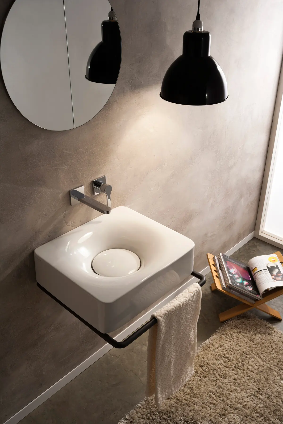 mala koupelna podivejte se jak do ni dostat vsechno potrebne prozeny