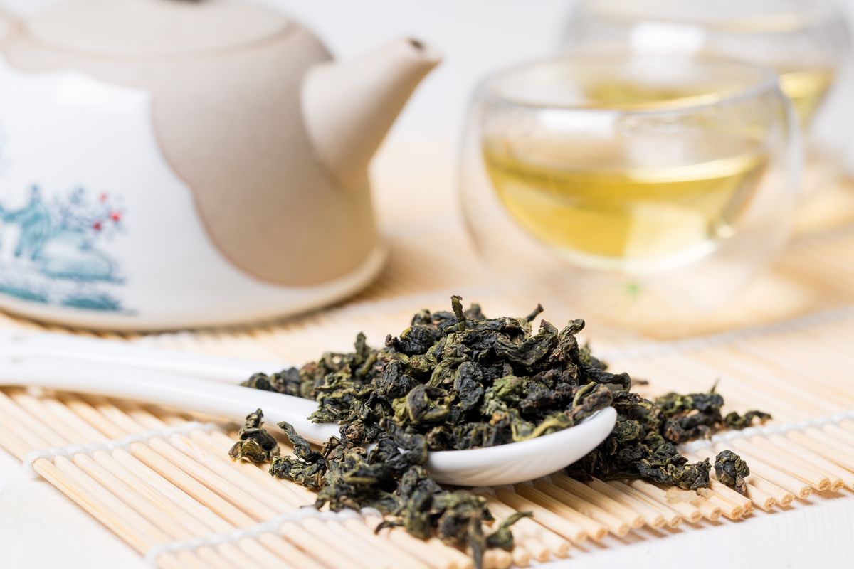 Чай равновесие. Чай улун Тегуаньинь. Чай "те Гуань Инь ". Китайский чай те Гуань Инь. Чай молочный улун Тегуаньинь.