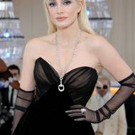 Herečka Jessica Chastain prošla velkou proměnou, ale jen díky paruce. Pod ledovou blond skrývala svoje zrzavé lokny