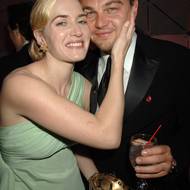 Partnerky si Leonardo DiCaprio vybírá mezi mladými dívkami, jeho nejlepší kamarádka je ale vrstevnice Kate Winslet