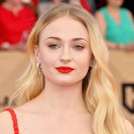 V roce 2017 vyměnila svou poznávací zrzavou barvu za blond