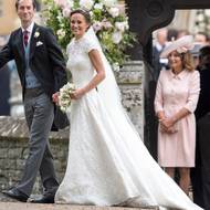 Květen 2017. Pippa a její nejdůležitější šaty života. Vdávala se v krajkové róbě návrháře Gilese Deacona