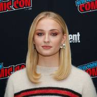 Dlouhé vlasy v roce 2018 razantně zkrátila