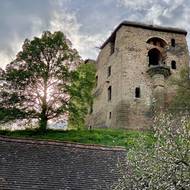 Hrad Krakovec znáte jistě jako pohádkový Brtník z filmu pro děti Ať žijí duchové