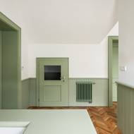 Malé dveře vedou do dětské části