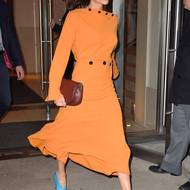 2017. Barvy návrhářce sluší