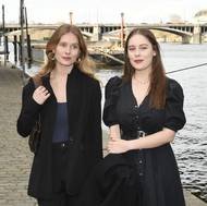 Sestry Rozálie a Josefína se věnují hraní a jsou spolutvůrkyněmi divadelní hry