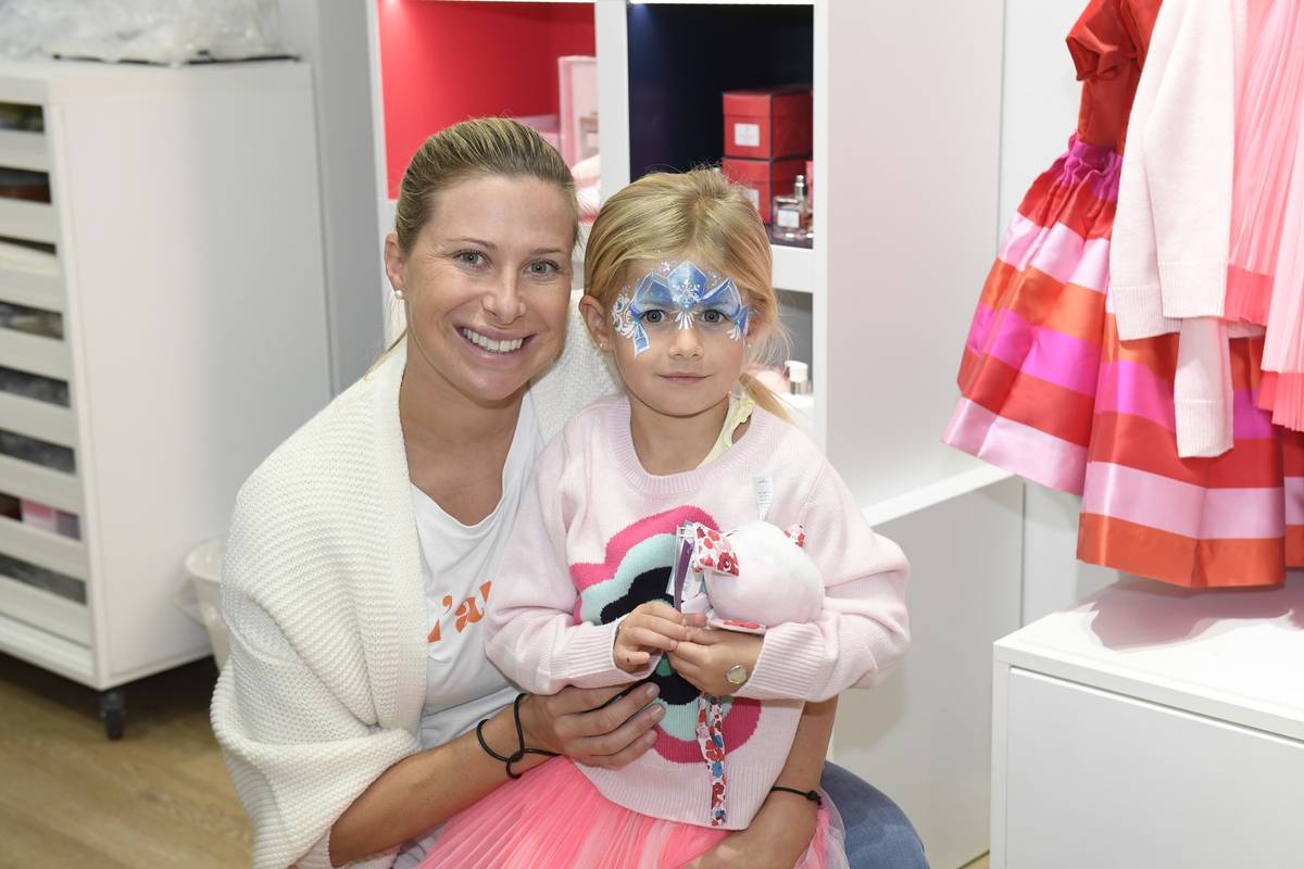 Andrea Sestini Hlaváčková se starší dcerou Isabellou