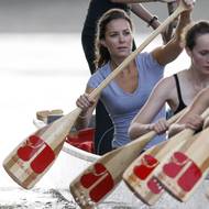 V roce 2007 se zúčastnila veslařského závodu s ženským týmem