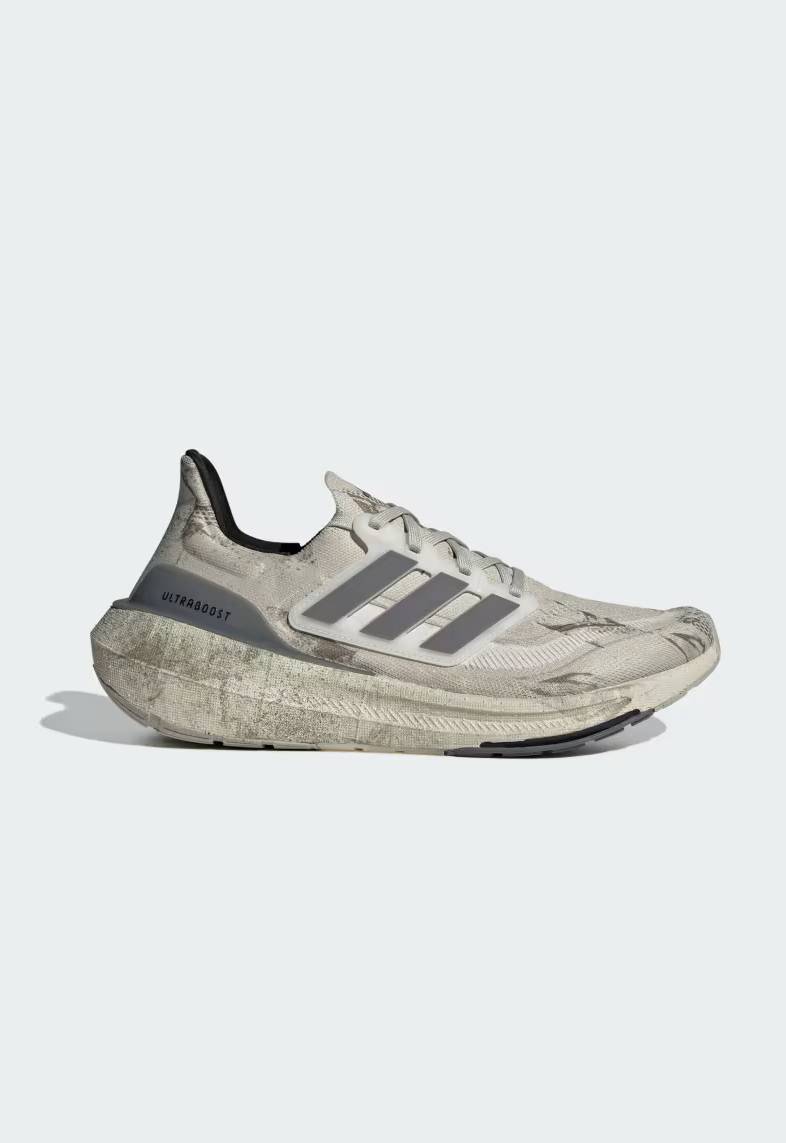 Tenisky Ultraboost Light, Adidas, 4 999 Kč