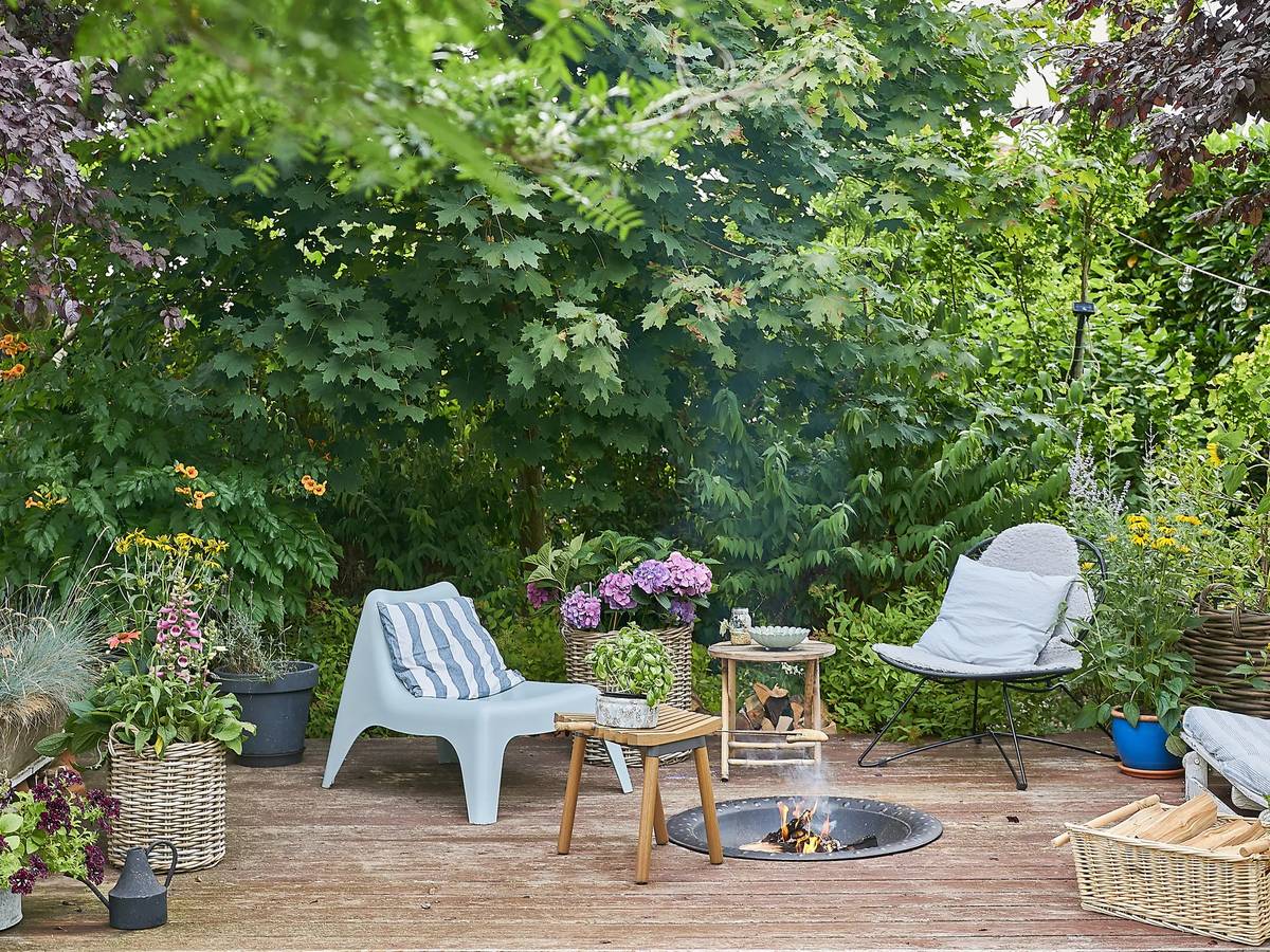 Ohniště Cattara s poklopem, zabudované do terasy, průměr 88,5 cm, 3 598 Kč, prodává Bonami