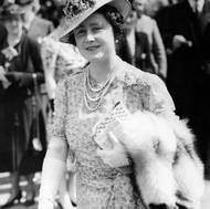 Alžběta, královna matka, na milovaných dostizích v roce 1939