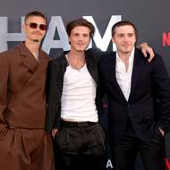 Tihle tři fešáci dělají mámu Victorii Beckham velmi pyšnou. Zleva Brooklyn, Cruz a Romeo