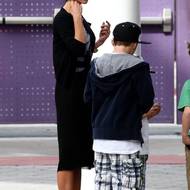 2009. Také vás při pohledu na tyhle boty bolí nohy?