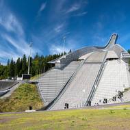 Nový skokanský můstek na Holmenkollen stojí určitě za zhlédnutí