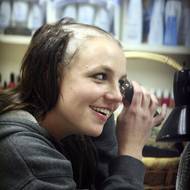 V roce 2007 Britney šokovala veřejnost, když si sama kompletně oholila hlavu