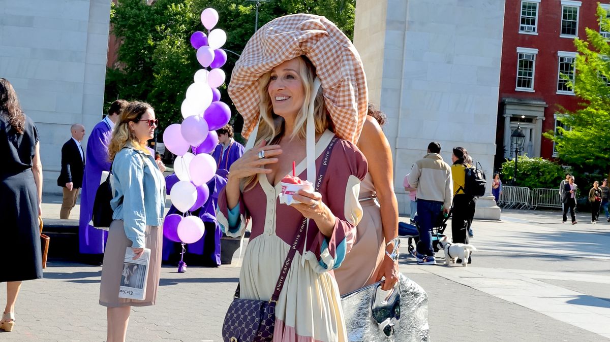 凯莉·布拉德肖 (Carrie Bradshaw) 开创了另一种潮流。伐木工人! 凯莉·布拉德肖 (Carrie Bradshaw) 开创了另一种潮流。伐木工人!