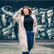 Černou barvu volí Marta proto, že zeštíhluje. Kvůli velkému poprsí je to pro ni žádoucí, navíc se tato barva snadno kombinuje