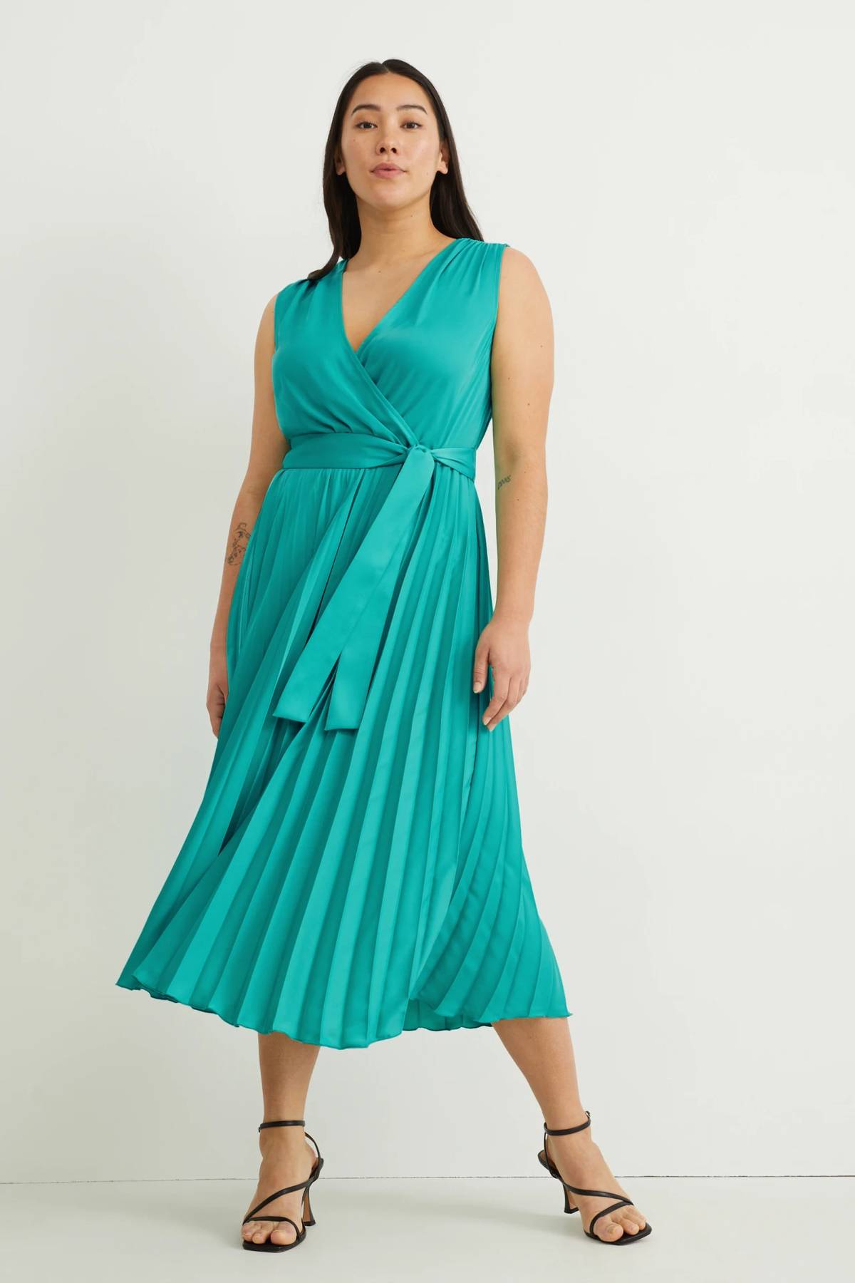 foto-svatba-dcery-nebo-syna-20-tip-na-outfit-pro-maminky-aty