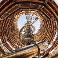 Stezka korunami stromů Krkonoše se nachází kousek od Janských Lázní, na úpatí Černé hory