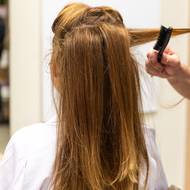 Vlasy nejdřív natupírujte, a to úplně všude!