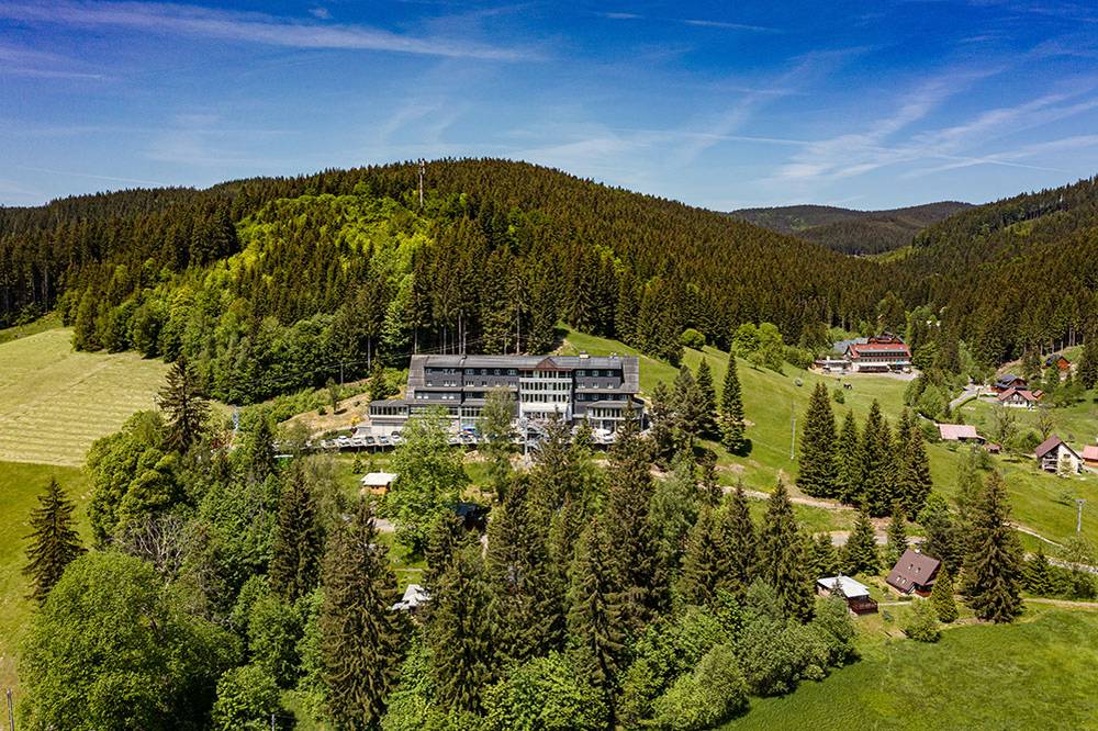 Velké Karlovice jsou malebným městečkem uprostřed divoké přírody v Beskydech