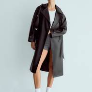 Trenčkot z imitace kůže Stradivarius, 1 499 Kč