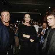 V roce 1994 se Sylvester se svou milou rozešel, protože si myslel, že modelka Janice Dickinson (uprostřed) čeká jeho dítě. Byl to omyl