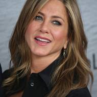 V roce 2014 experimentovala s výraznějším líčením a často nosila oči orámované tužkou. To vyměnila poslední dobou spíš za zahuštěné horní řasy