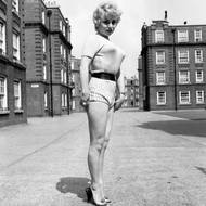 Herečka Barbara Windsor na fotce z roku 1955 – tehdy jí bylo pouhých devatenáct let