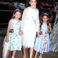 Po narození syna toužila herečka Sarah Jessica Parker po dalším potomkovi. Dvojčata se jí narodila díky náhradní matce