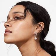 Náušnice se sladkovodními perlami & Other Stories, 625 Kč