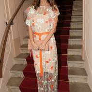 Daniela Brzobohatá loni na podzim na premiéře muzikálu Anděl Páně  v květovaných šatech, které vynesla i na moderování Sportovce roku 2021