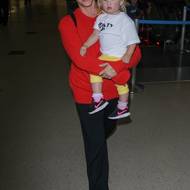 Kanadská zpěvačka a skladatelka Alanis Morissette vyznává intuitivní rodičovství s důrazem na maximální respekt osobností jejích dětí