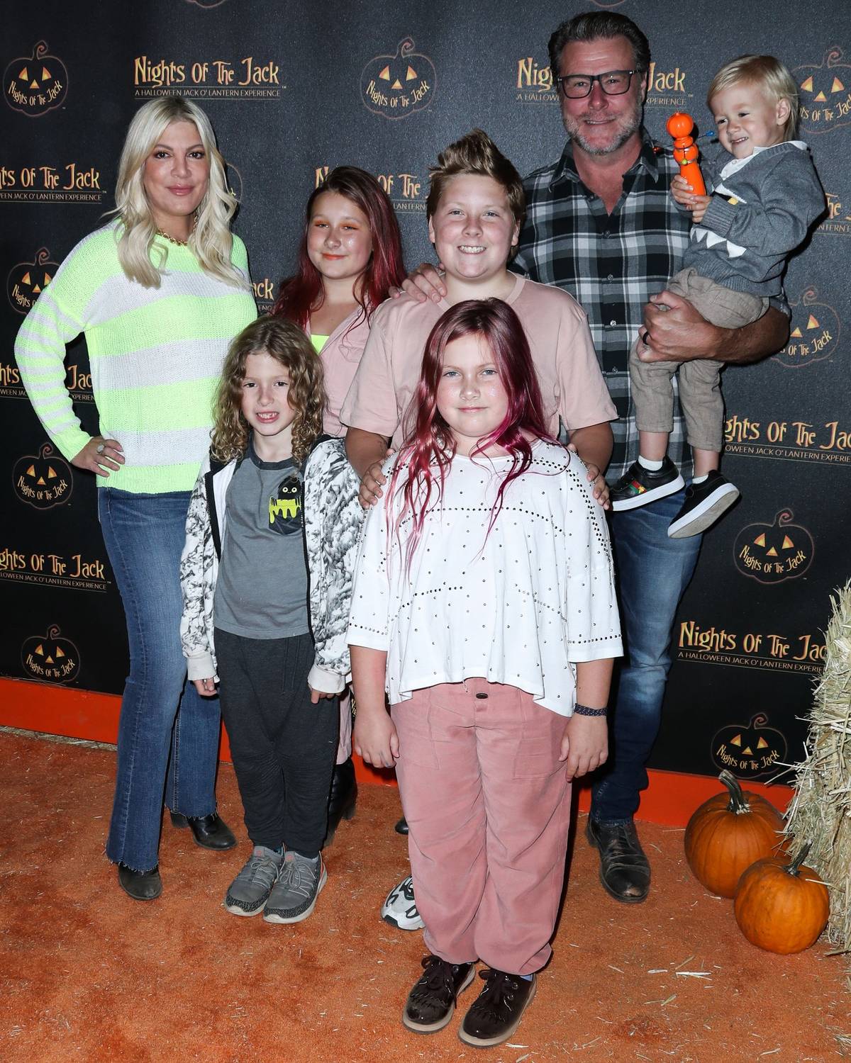 Tori Spelling má s hercem a producentem Donem McDermottem celkem pět dětí, tři dcery a dva syny, a má s nimi velmi otevřený vztah