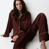 Saténové pyžamo H&M, 839 Kč