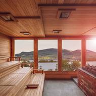 Dominantou Pálava Wellness v Aqualandu Moravia je venkovní finská panoramatická sauna s kouzelným výhledem