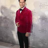 Milan Peroutka umí být extravagantní. Jeho model zcela odpovídal dress codu black tie creative 