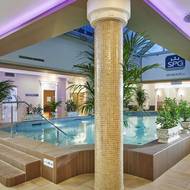 Saunový svět v Aquapalace Praha je rozdělen na tři části: finské sauny, římské lázně a venkovní zahrada, mezi kterými můžete volně procházet