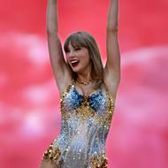 Rok 2024 a Taylor Swift. Zpěvačka si nechala ušít na míru třpytivé body, ve kterém vystupovala na své Eras Tour