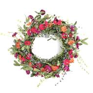 Velikonční věnec nemusí být nutně jen plný kuřátek nebo s vajíčky. Tento evokuje příchod jara stejně dobře. Hodí se na velký stůl, protože má průměr 45 centimetrů, mybesthome.cz, 849 Kč