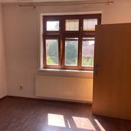 Výhodou domu bylo a je i to, že nabízí hodně přirozeného světla a výhledy do zahrady