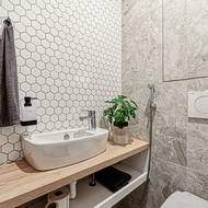 Rekonstruovaný byt v paneláku se nachází v hostivařském panelovém domě