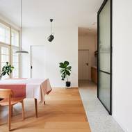 Majitelka si také přála dostatek místa pro své rostliny, kterých měla hodně už před rekonstrukcí