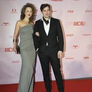 Na paty Annet X a NobodyListen šlapali manželé Strakatí. Šaty Hany Strakaté Makovcové patří k těm nejhezčím, které jsme včera večer mohli vidět