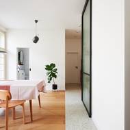 Původní dispozici 2+1 upravili na otevřenější 2+kk